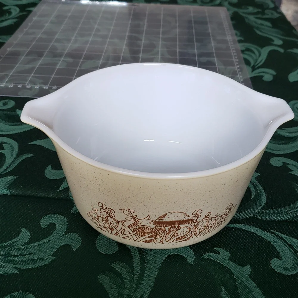 Pyrex 473 B Vtg 1981 Specked